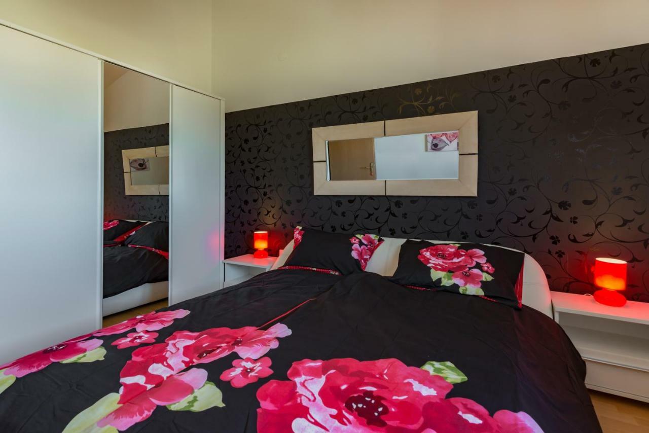 Apartment Ina Пула Екстер'єр фото