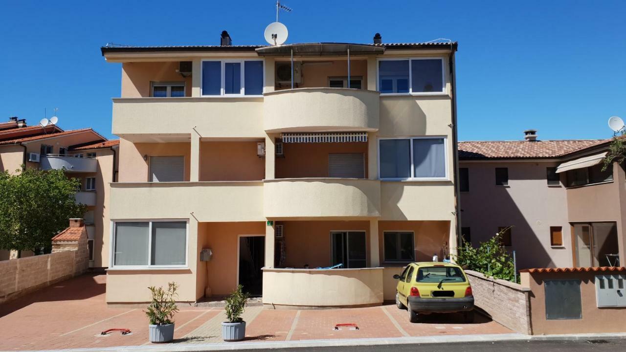 Apartment Ina Пула Екстер'єр фото