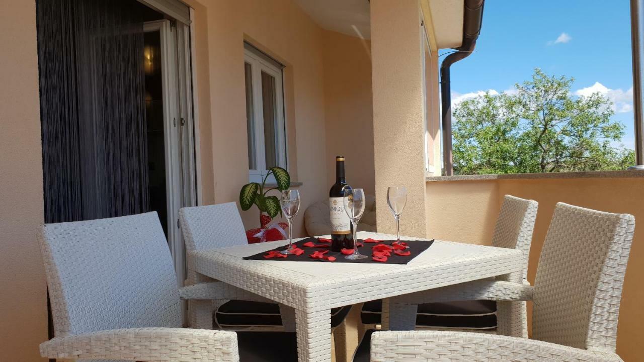 Apartment Ina Пула Екстер'єр фото